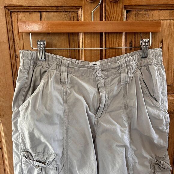 Women's BDG Urban Outfitters Medium Y2K Cargo Straight Leg Pockets Gray Cotton - Picture 2 of 5